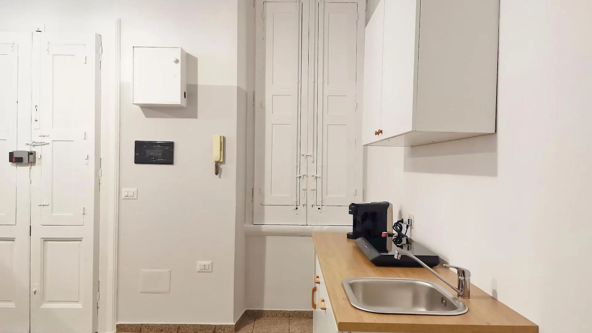 L'Opera Appartement Bari 0*,  Italië