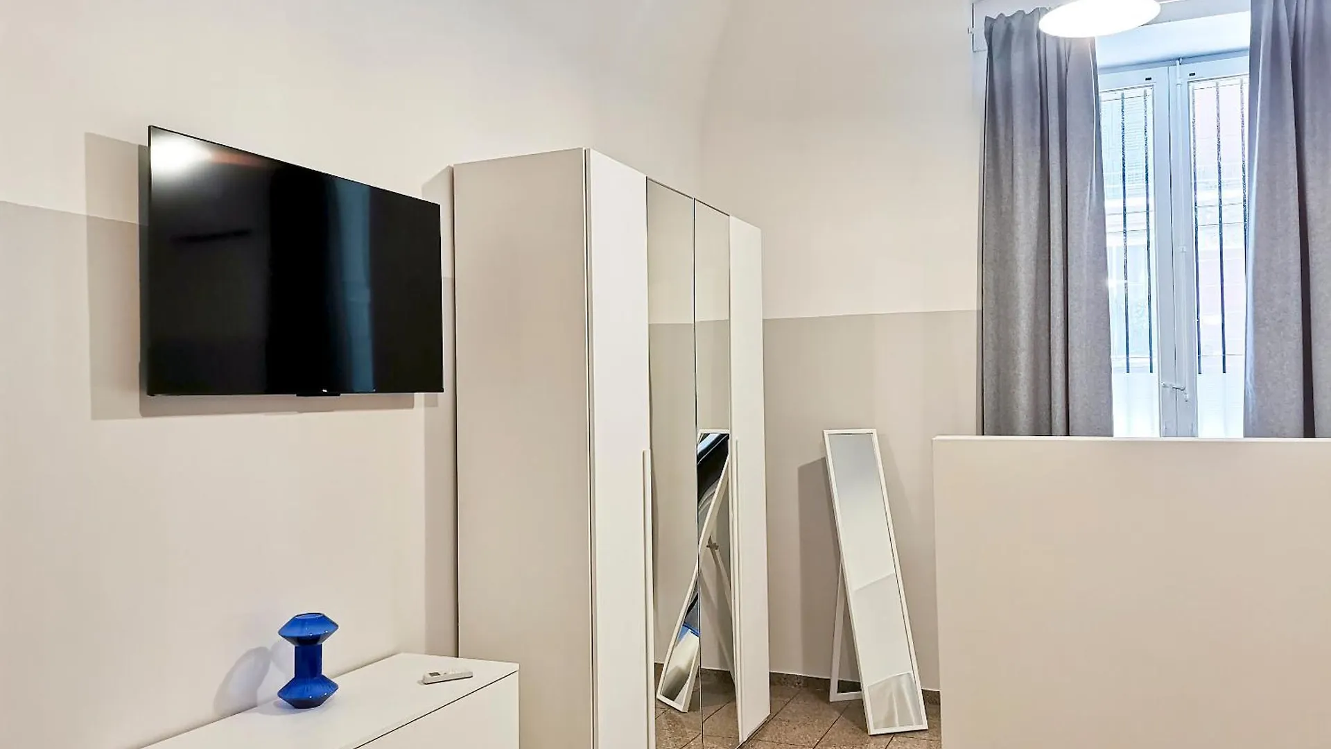 L'Opera Appartement Bari 0*,
