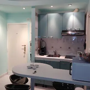 Apartament Cairoli 79, Bari